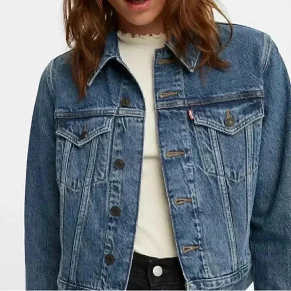 Levi’s classic cropped stylish snap button long sleeve denim trucker jacket M